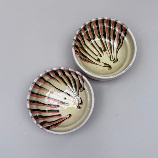 Mini cream ceramic swirl bowl